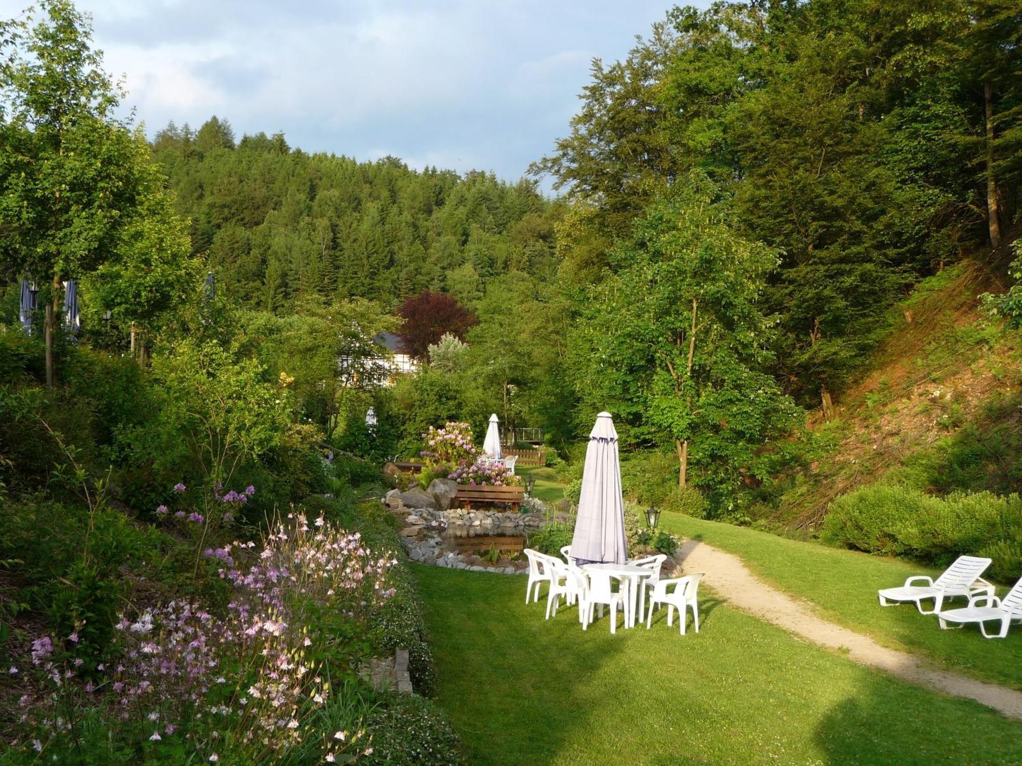 Hotel Hanses-Braeutigam Schmallenberg Bagian luar foto