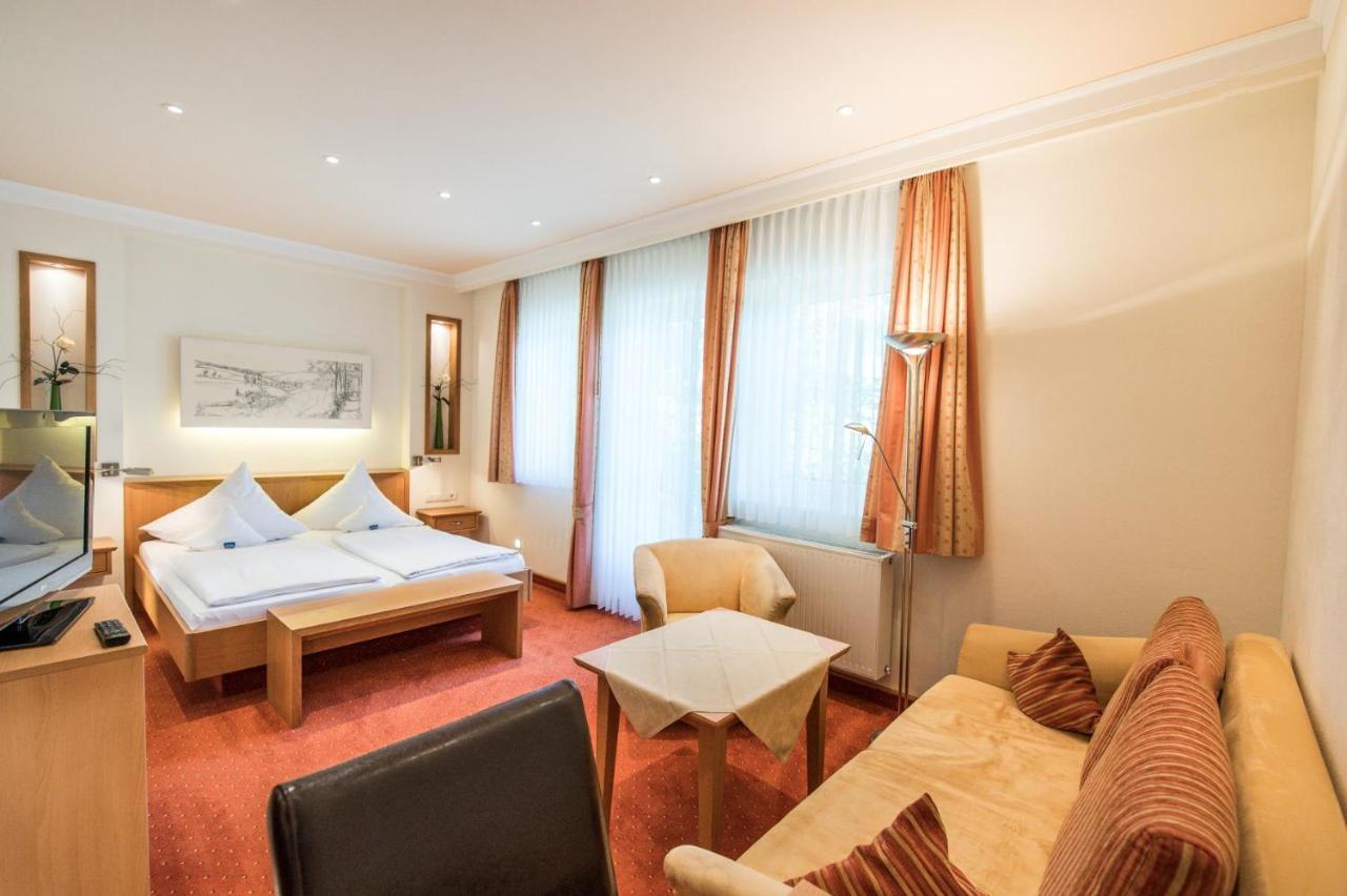 Hotel Hanses-Braeutigam Schmallenberg Bagian luar foto