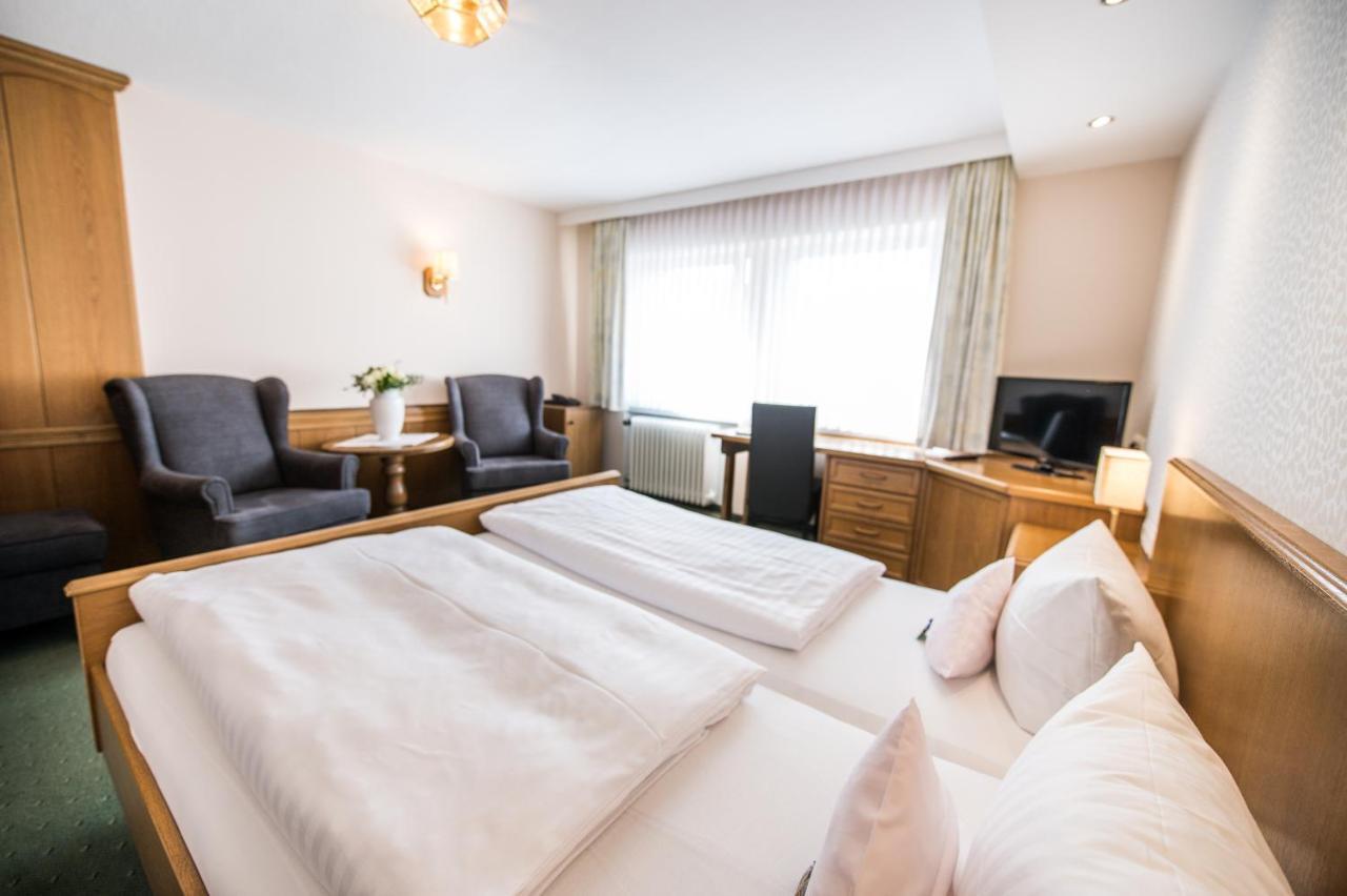 Hotel Hanses-Braeutigam Schmallenberg Bagian luar foto