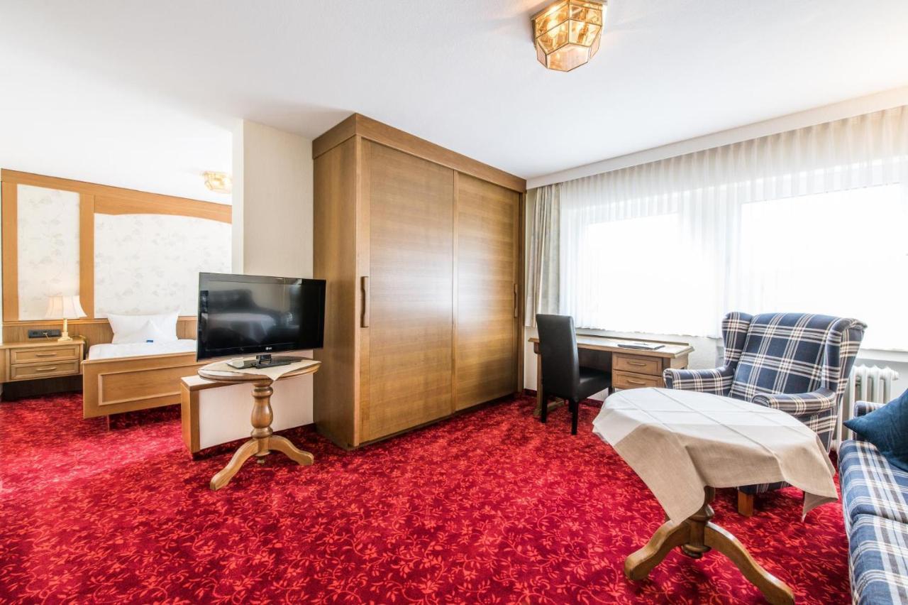 Hotel Hanses-Braeutigam Schmallenberg Bagian luar foto