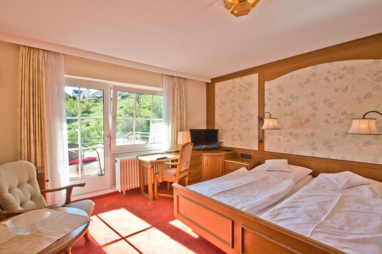 Hotel Hanses-Braeutigam Schmallenberg Bagian luar foto