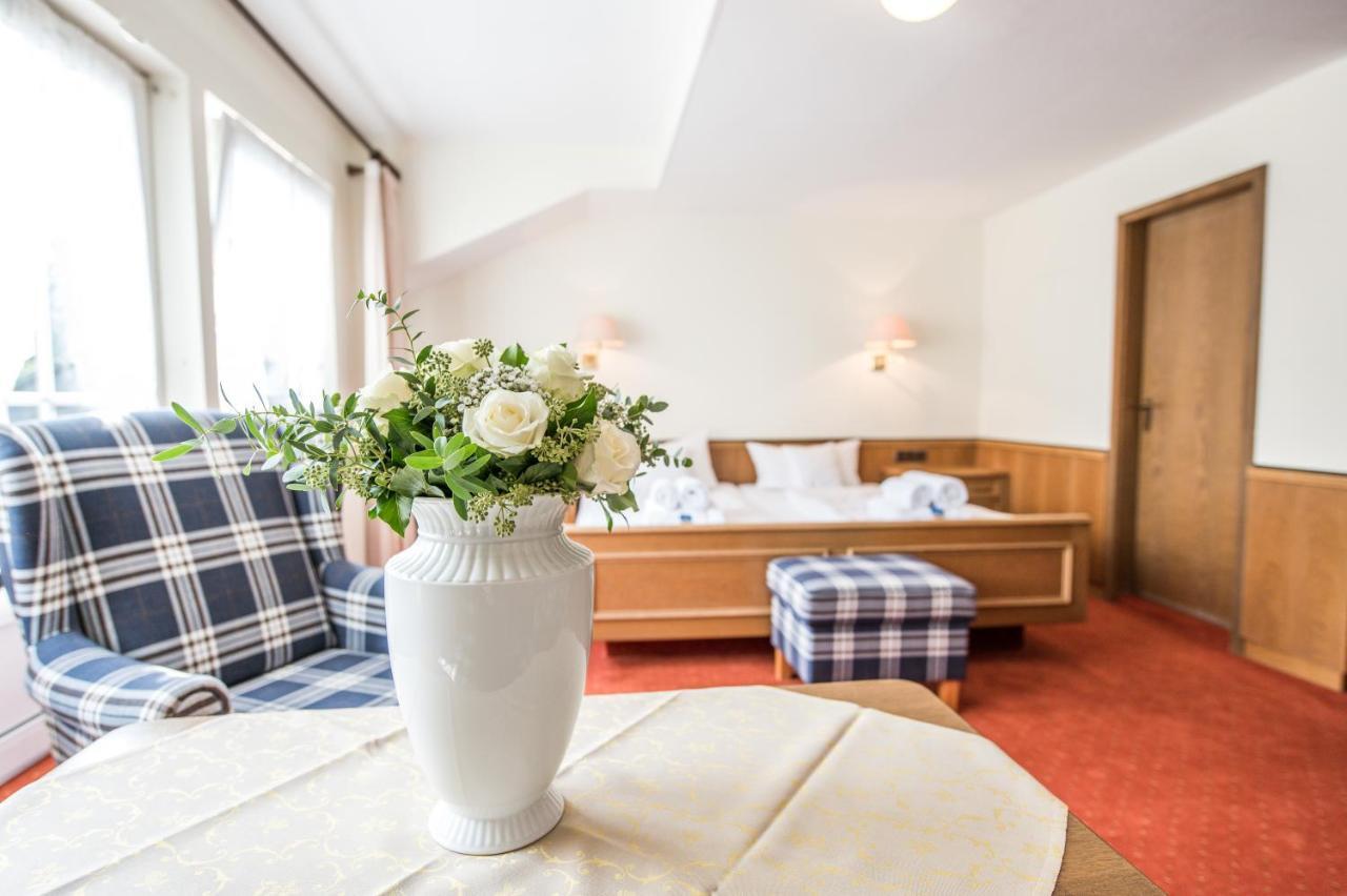 Hotel Hanses-Braeutigam Schmallenberg Bagian luar foto